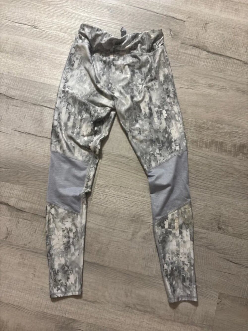 Size medium Reebok leggings - Picture 2 of 3